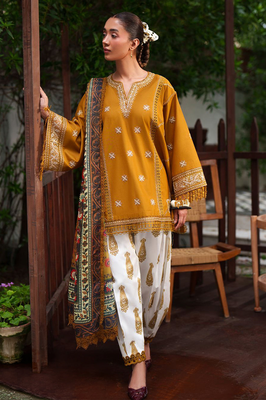 LAANEM Zoya-B Unstitched Lawn Main image